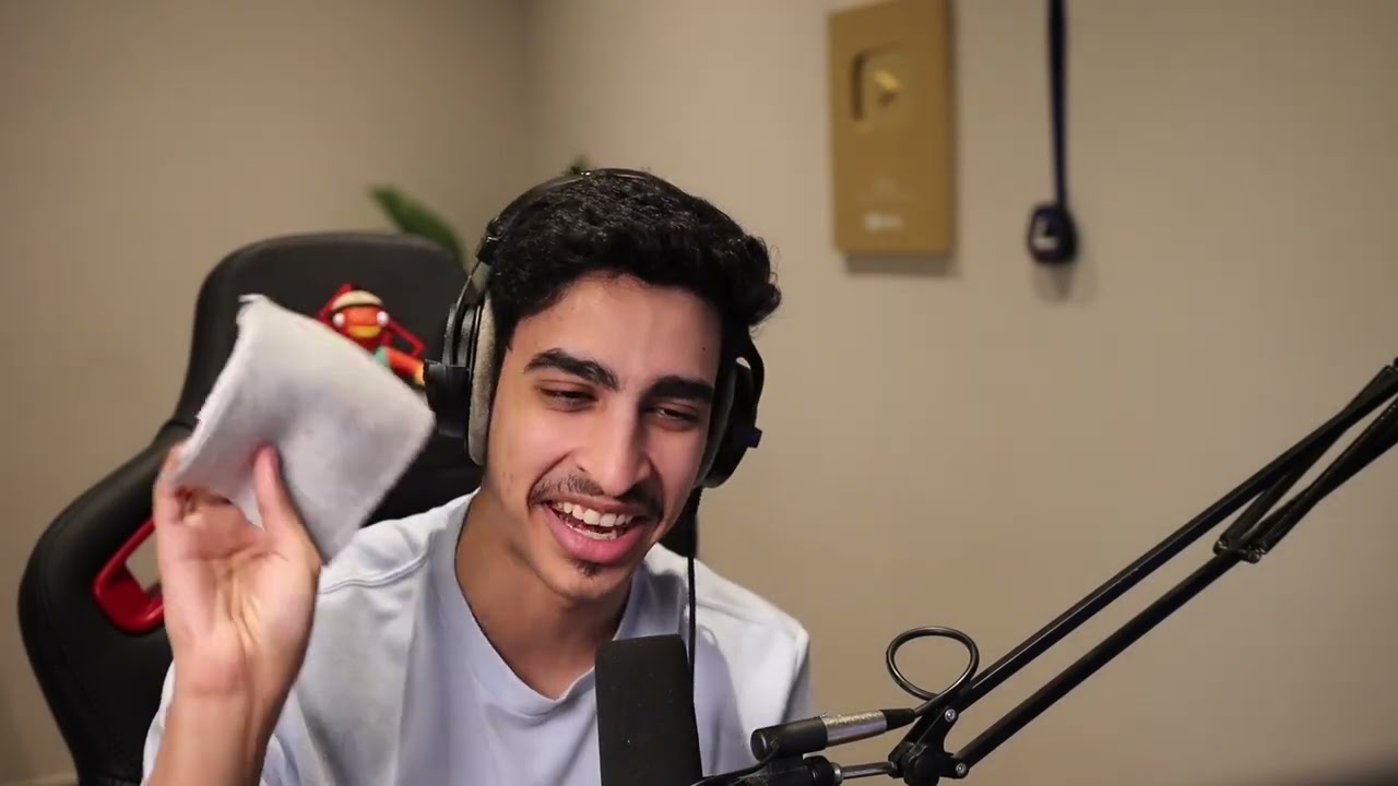 اشعار بث عادي جدا ما راح اقول اخر يوم بالسنه وهبد وكلام فاضي ايش بيفرق اليوم عن بكرا يعني..الخ 1