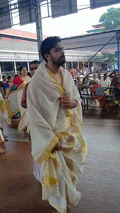 Jayaram & Family @Guruvayoor_Temple./ #guruvayoortemple #guruvayoor #thrissur #jayaram