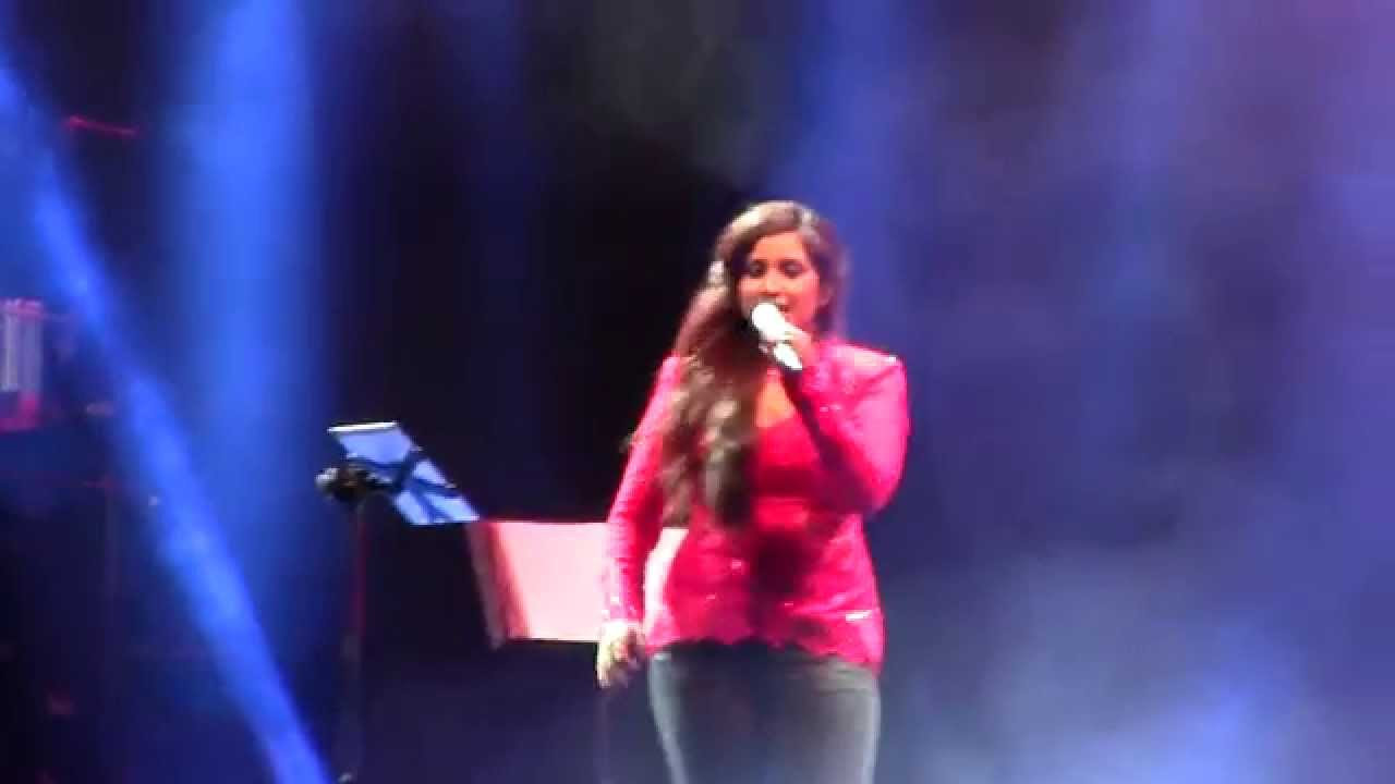 Munbe Vaa   Shreya Ghoshal Live in Concert Sri Lanka