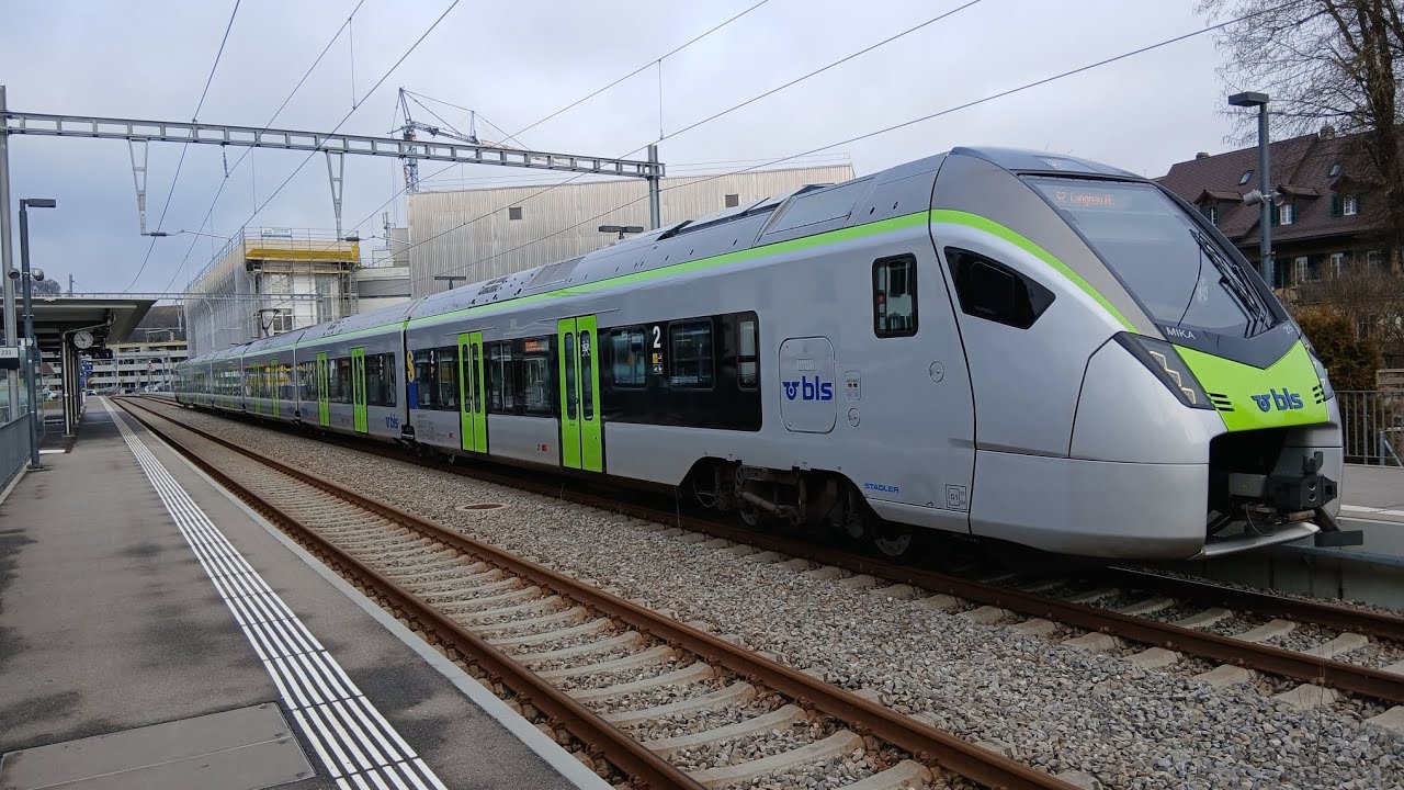 Züge am Bahnhof Neuenegg (2026)