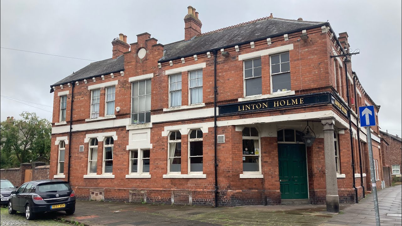 Pre match pints 4 The Linton Holme (Carlisle United V Crawley Town