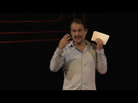 Vale la pena comunicar la realidad?  | Martín Pallares | TEDxQuito