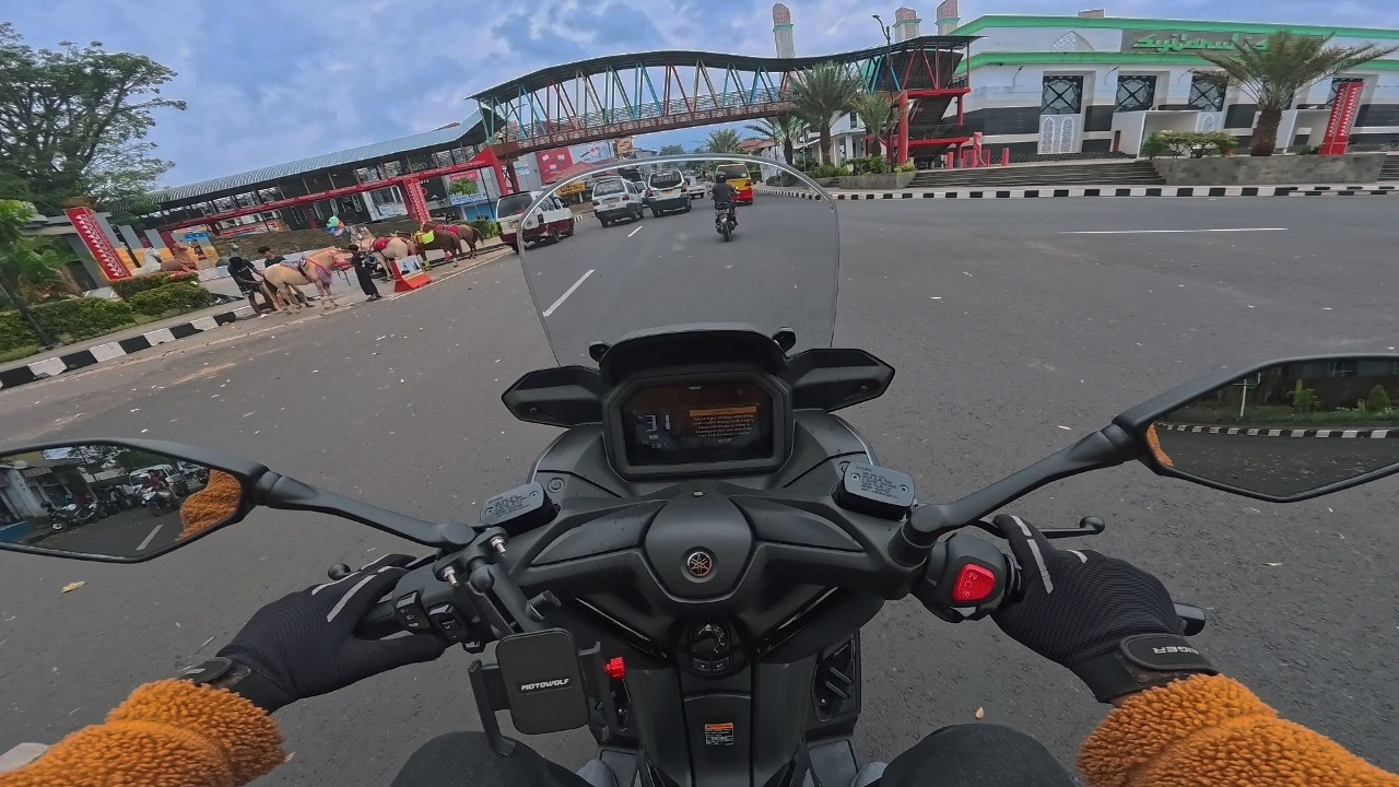 LET'S GO BUY SOME SNACKS WITH ME!!! - No music