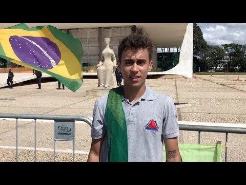 Jovem conservador faz vídeo desmascarando Felipe Neto