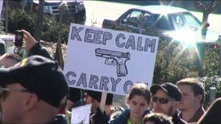 Des milliers de militants pro-armes manifestent aux Etats-Unis
