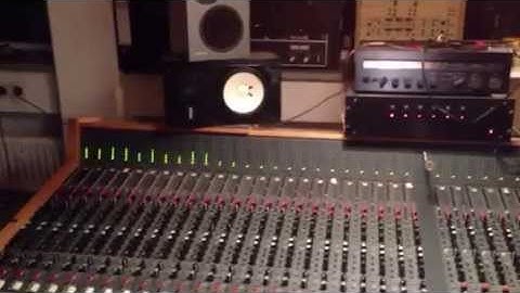 D&R 8000 MIXING WOLFMOTHER JOKER AND THE THIEF SPLITOUTS/ STEMS