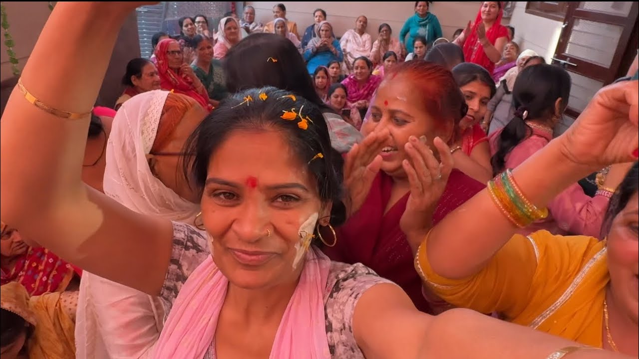 फूलों संग खेली👉होली 💃@nikkidahiya7010 @PrinceVermaVlogs8687 