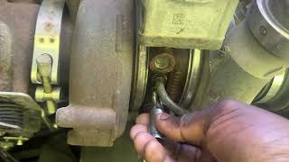 Fixing Oil Leak On Turbo Oil Feed Line On 2019 Kenworth T680 MX13 EPA17