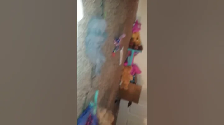 My niece's night video guess what I'm doing
