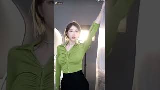 迷人的黎闪电20221115114700