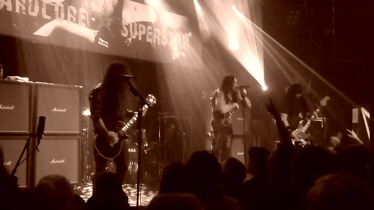 HARDCORE SUPERSTAR - Kick On The Upperclass (Dublin)