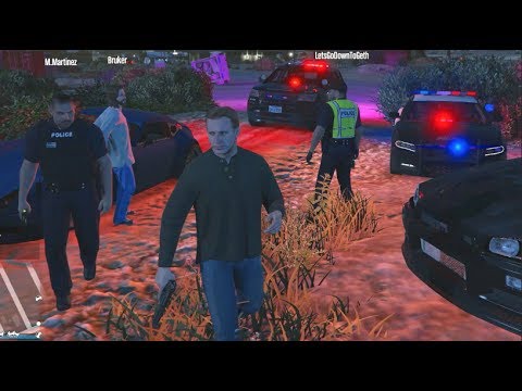 GTA 5 fiveM RolePlay - They Think Im a COP LOL ! / Cop KNOWS ME!!