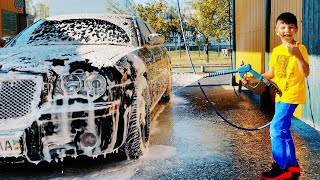 يتمتع دان بمتعة غسل السيارات! | متعة غسل السيارات