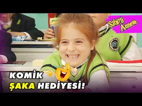 Çilek, Tuna'ya ŞAKA HEDİYESİ Aldı! 🎁😂 - Sihirli Annem 81.Bölüm