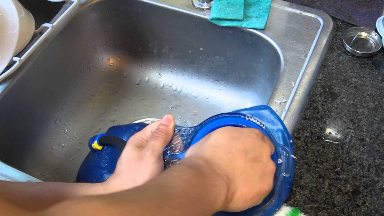 Camelbak 3L leaks- Does anyone have the same situation? - YouTube