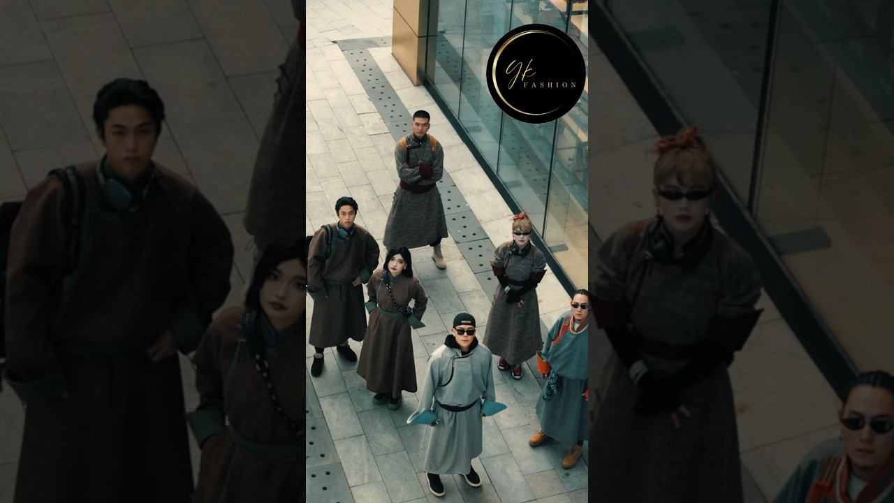 Mongolians' clothing and stance are completely different. (Mongolia fashion is here) 