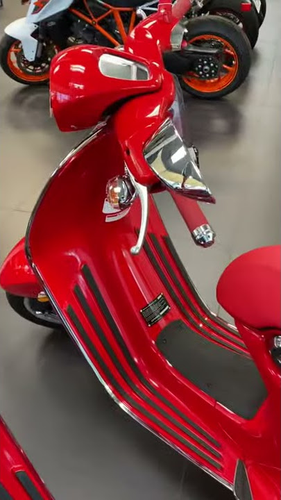 2016 RED 946 Vespa