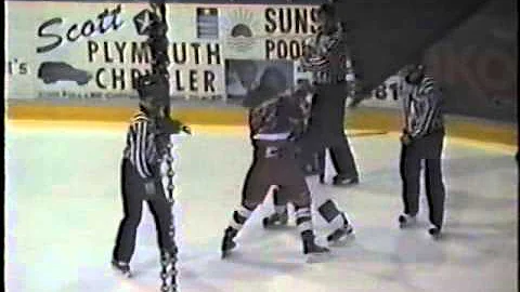 Ryan Thomas #23 vs Brad Rohrig #7 WHL Mar 3/98