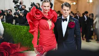 Karlie Kloss and Wes Gordon attend the 2021 Met Gala | Carolina Herrera New York