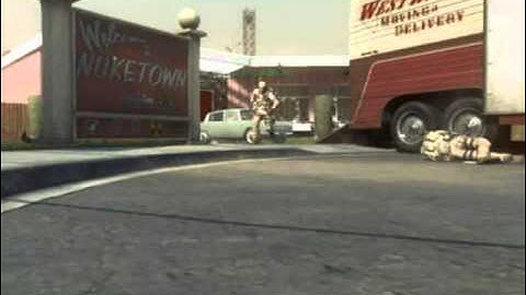 I can throw a tomahawk while dolphin diving! (How to do it in Description)