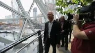Bezos accuses Enquirer of blackmail, extortion