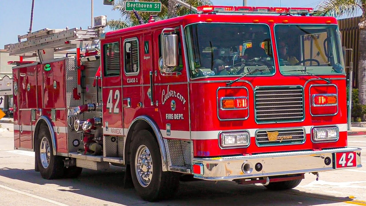 Culver City Fire Dept. Engine 42 (reserve) Responding