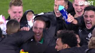 Gladbach Players Celebrate Reaching The Round Of 16 In The Uefa Champions League