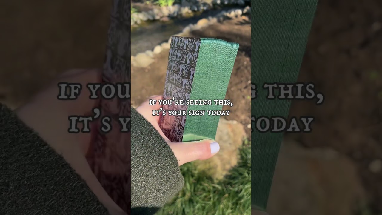 Guarda Read your card’s message👇🏼 su YouTube Guarda Read your card’s message👇🏼 su YouTube