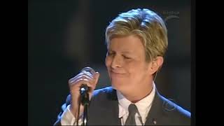 David Bowie - Life on Mars? - Live at Fashion Rocks 2005 (Subtitulada en Español)