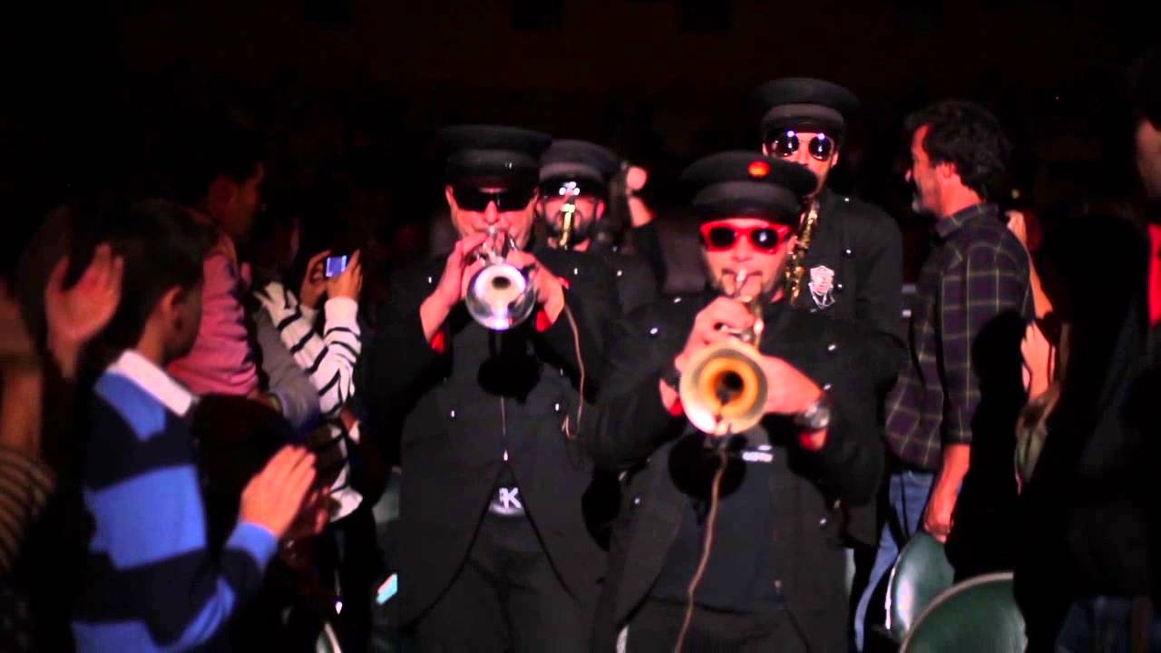 Os Azeitonas | Angelus + Fanfarra Kaustika (ao vivo no Coliseu do Porto)