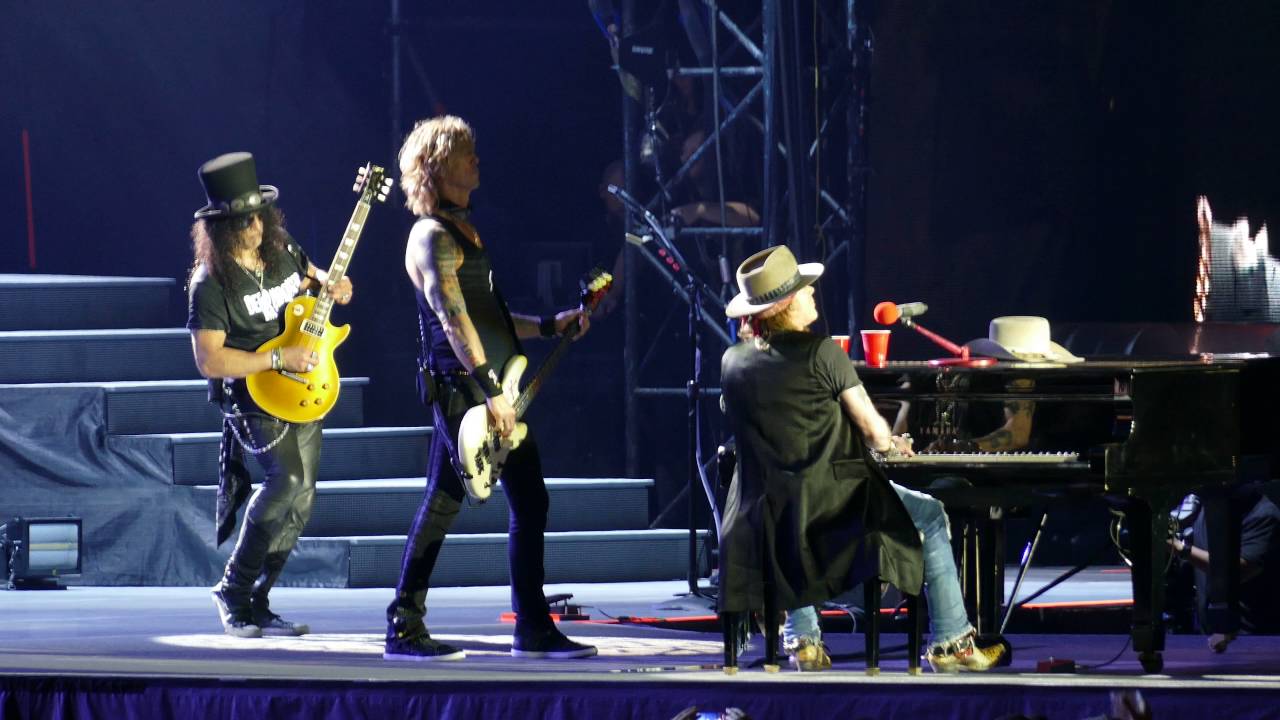 Guns N' Roses - Layla Piano Outro (Derek and the Dominos Cover)