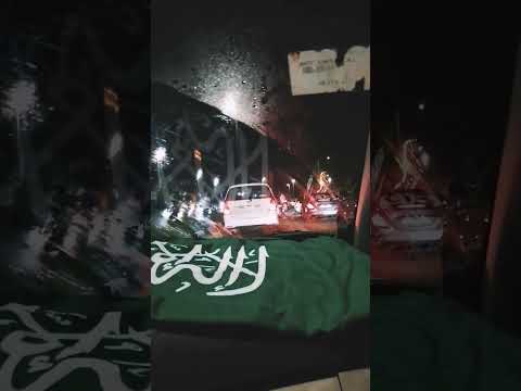 ستبقى رايتنا الخضراء راية التوحيد عالية شامخة ثابتة وعزيزة لا تنسون الاشتراك ولايك لعيون السعوديه