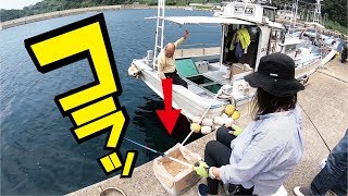 船の隙間で釣りをしていたら怒涛の当たりに超ヤバイ！！！