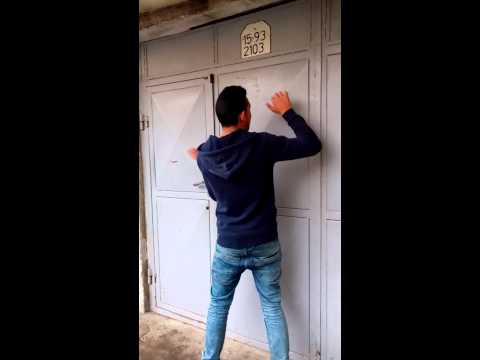 Salam 2 canta pt elevii de la Economic ( Adi Aditza & Luci Axt )