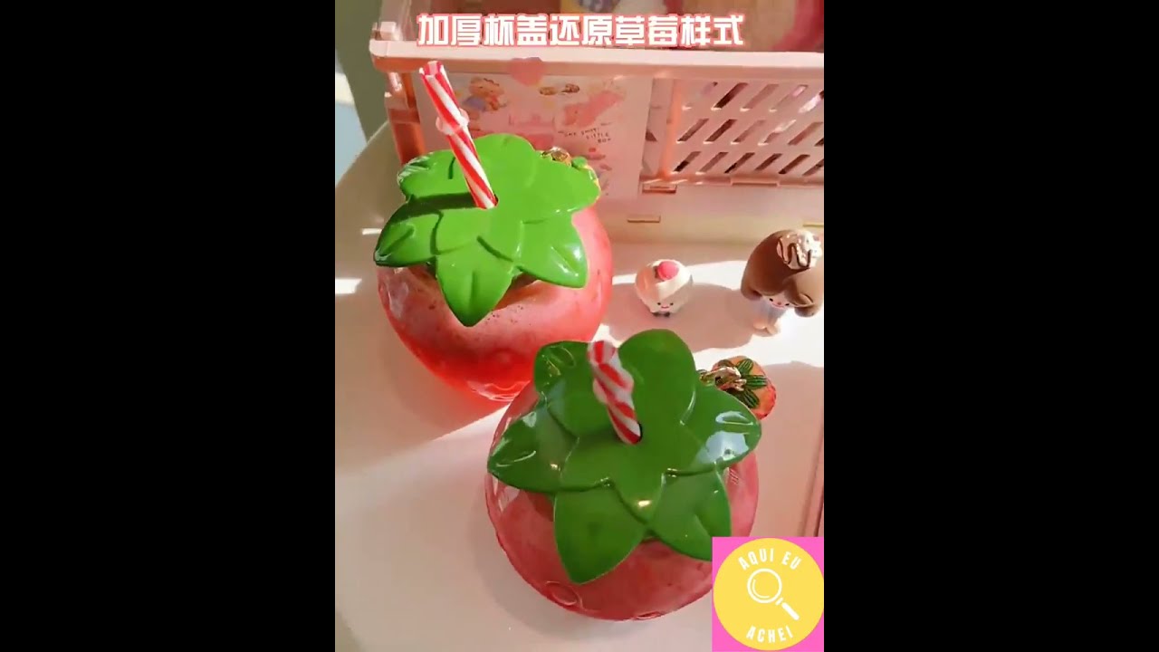 Copo fofo em formato de morango!  