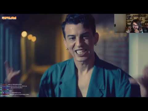 Kendine Müzisyen - Norm Ender Mekanın Sahibi Diss Dinliyor.
