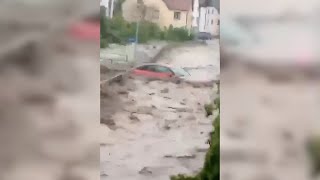 Heftige Unwetter ziehen über Deutschland - Bisingen von Wassermassen überflutet