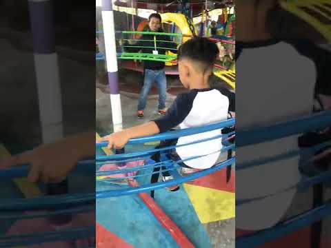 Atraksi Ekstrim Bikin Deg-Degan Wahana Ombak Banyu Sekaten Jogja (acrobatic performance, Indonesia)