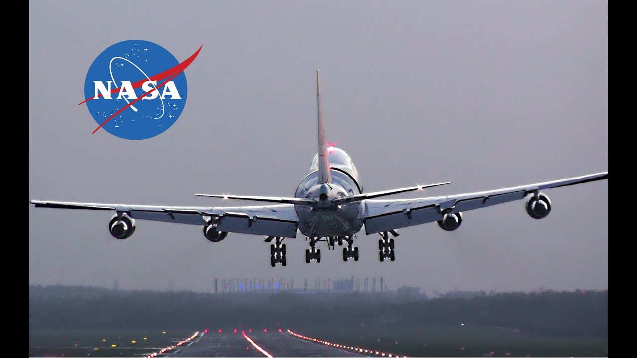 NASA 747SP "SOFIA" Awesome Overhead Landing! YouTube