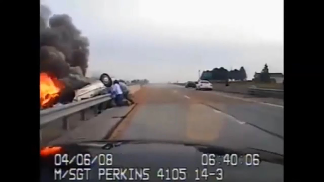 Good Samaritans Save Man Trapped In Burning Vehicle - YouTube