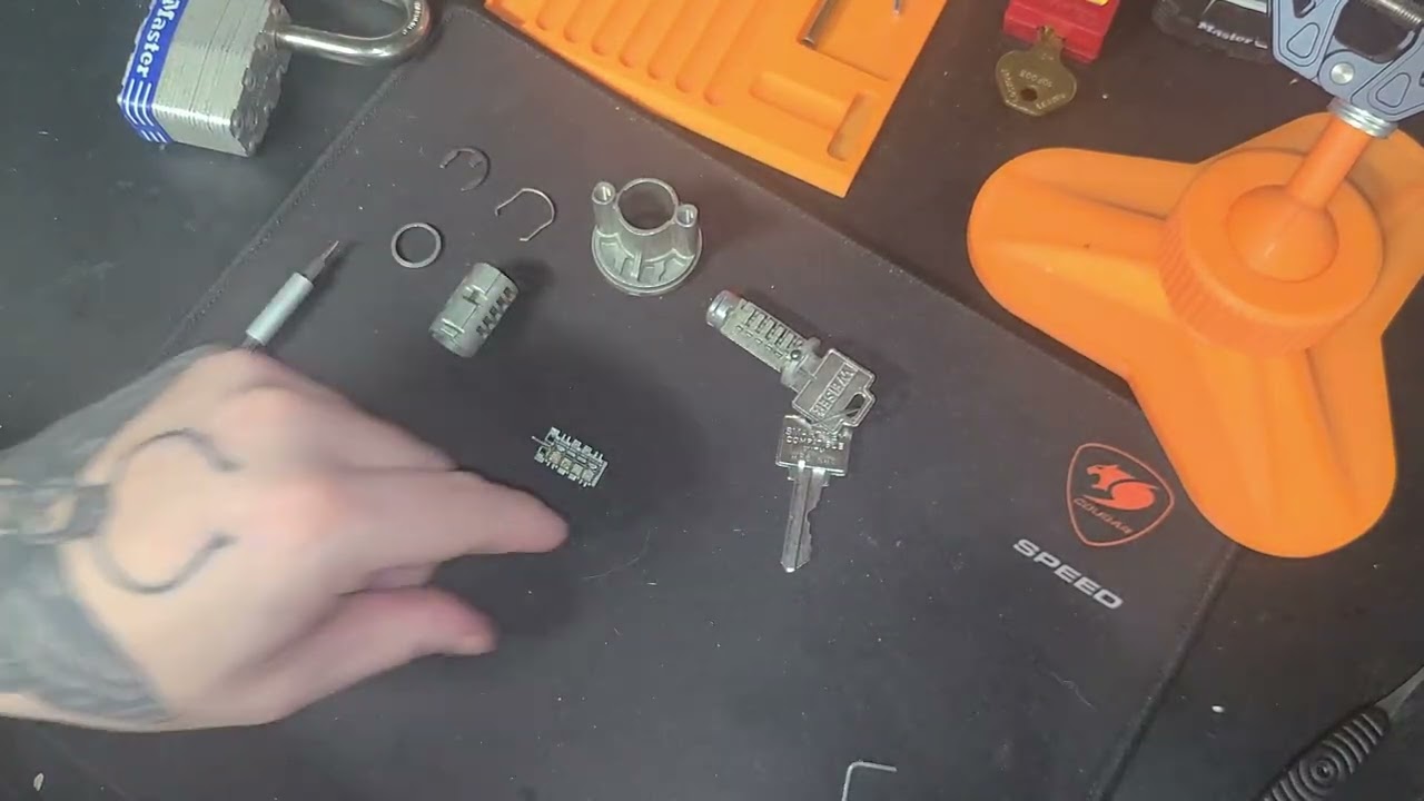 Kwikset Smartkey III pick, gut and reassembly 