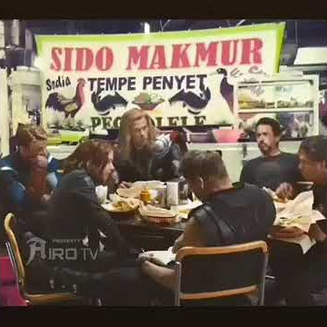 avenger lagi makan di warteg