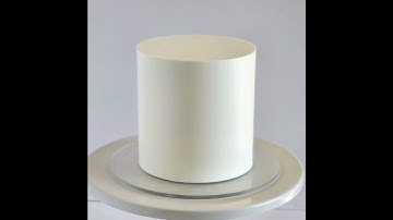 Sharp buttercream edges using swiss meringue buttercream