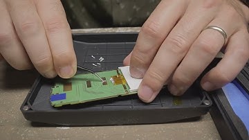 How to Replace the Display on a Nokia 225