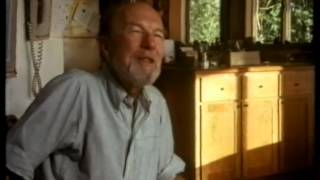 Pete Seeger - Talks about his banjo tutorial and sings &#39;Which side are you on&#39;.