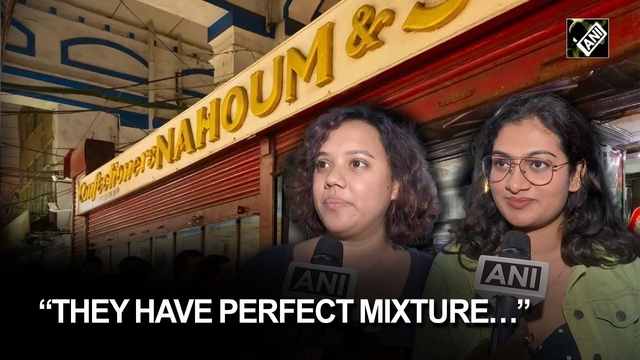 Christmas 2022 Thousands queue up at 120yearold Iconic Jewish bakery