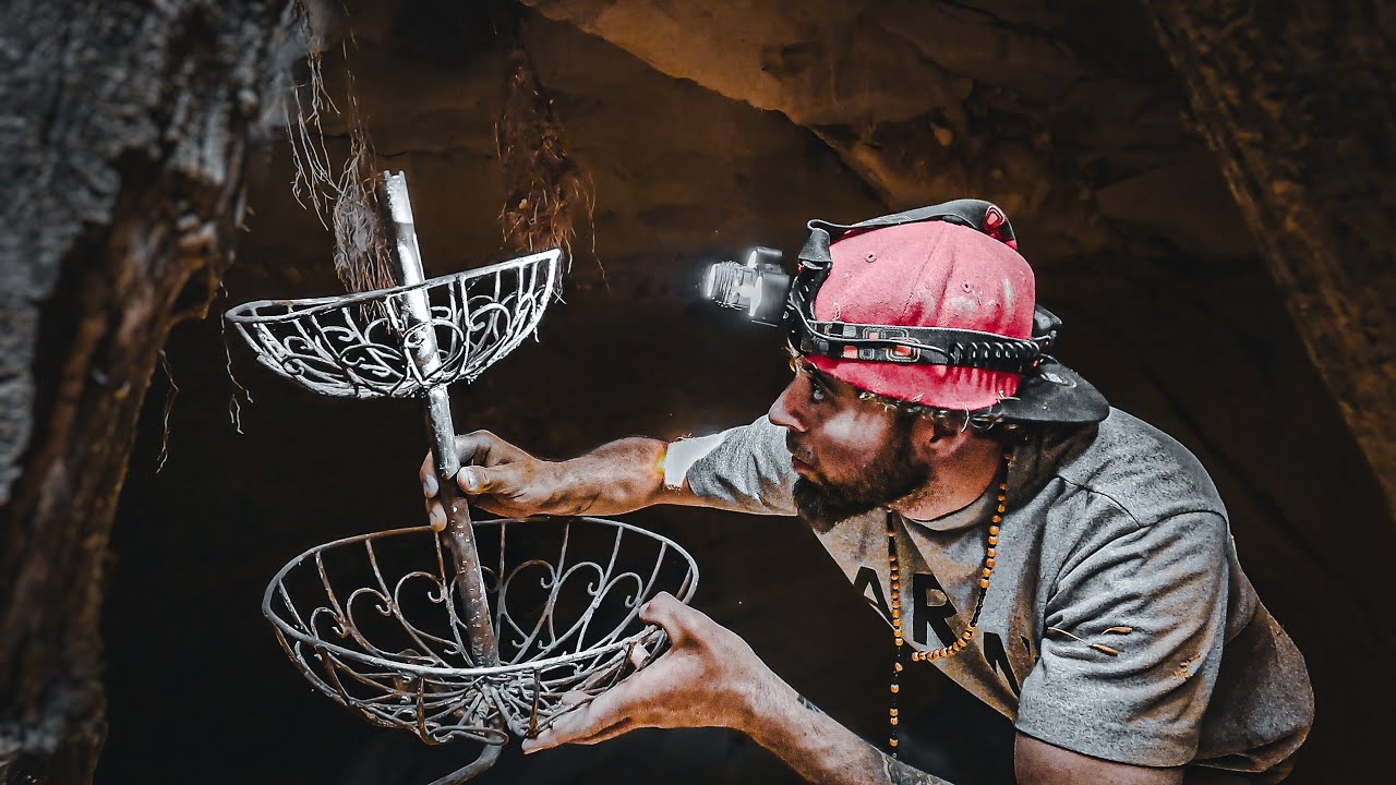 ¡ENCONTRE un Sótano Secreto de 100 AÑOS!🏚️ En antiguo Pueblo Fantasma!🇲🇽