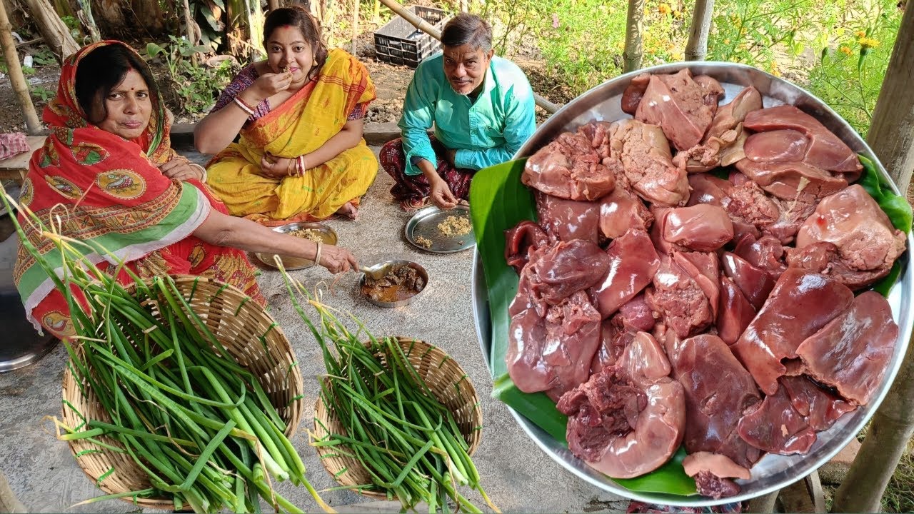 বাড়ির ক্ষেতের কচি পেঁয়াজ পাতা তুলে সেরাস্বাদে মুরগির মেটে কষা রান্না | Chicken Liver Curry Recipe
