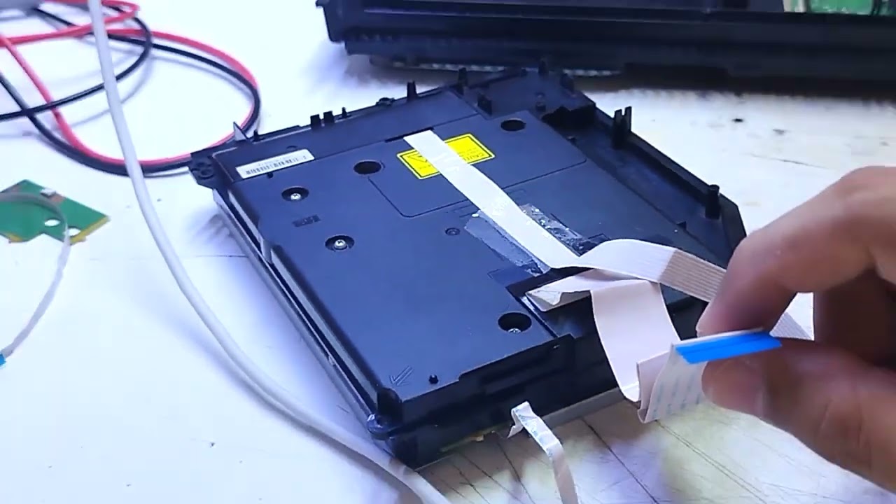 Playstation 4 não puxa disco! Depois da manutenção que o cliente resolveu fazer!