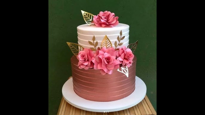 BOLO FEMININO COM FLORES NATURAIS. MEU BOLO DE 50 ANOS. 